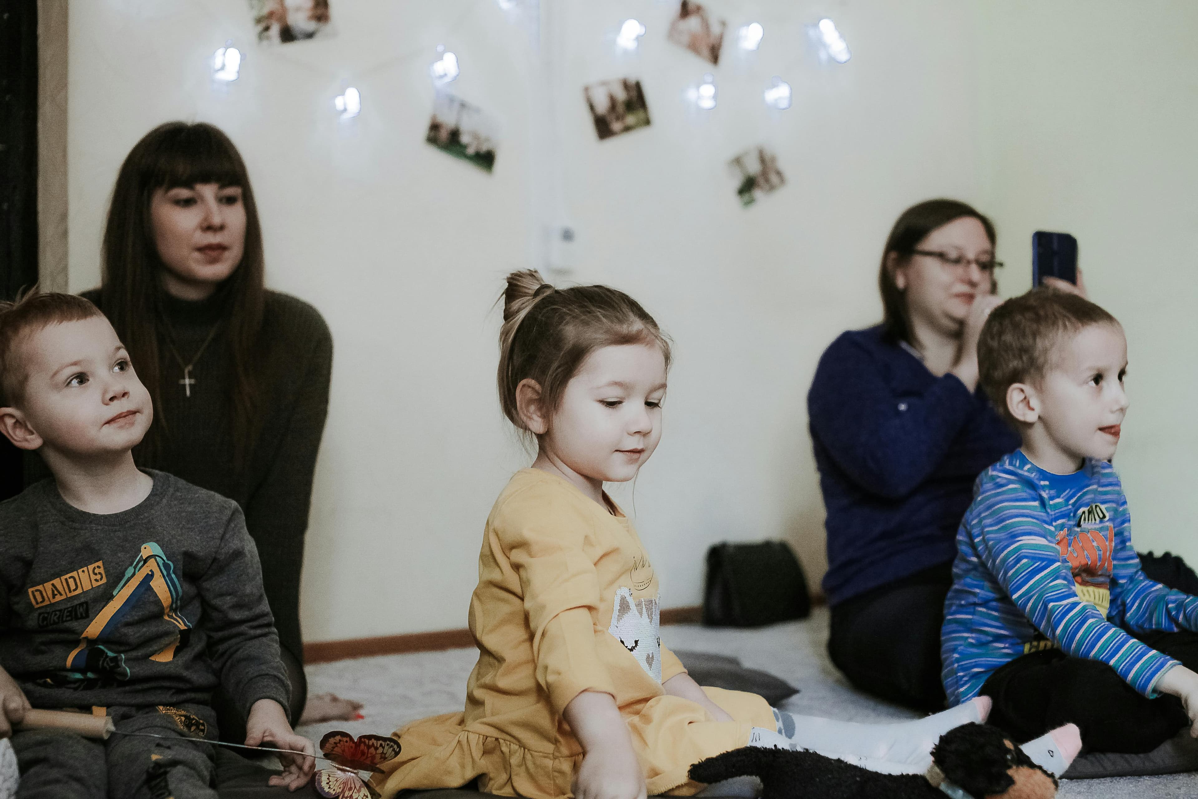 Ecranele și copiii preșcolari: recomandările pediatrilor în 2026