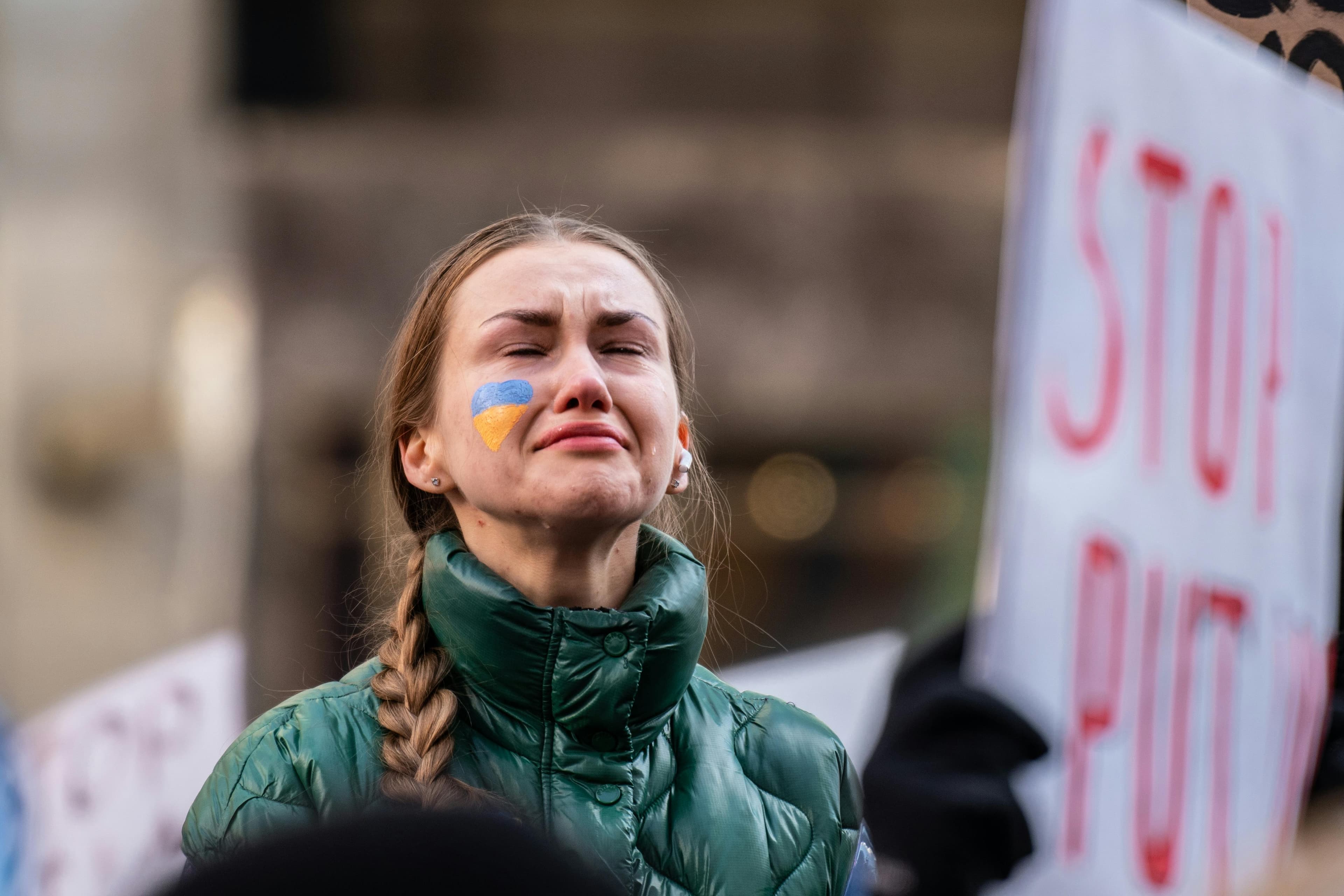 Cum să vorbești cu copilul tău despre criza politică din România pe înțelesul lui