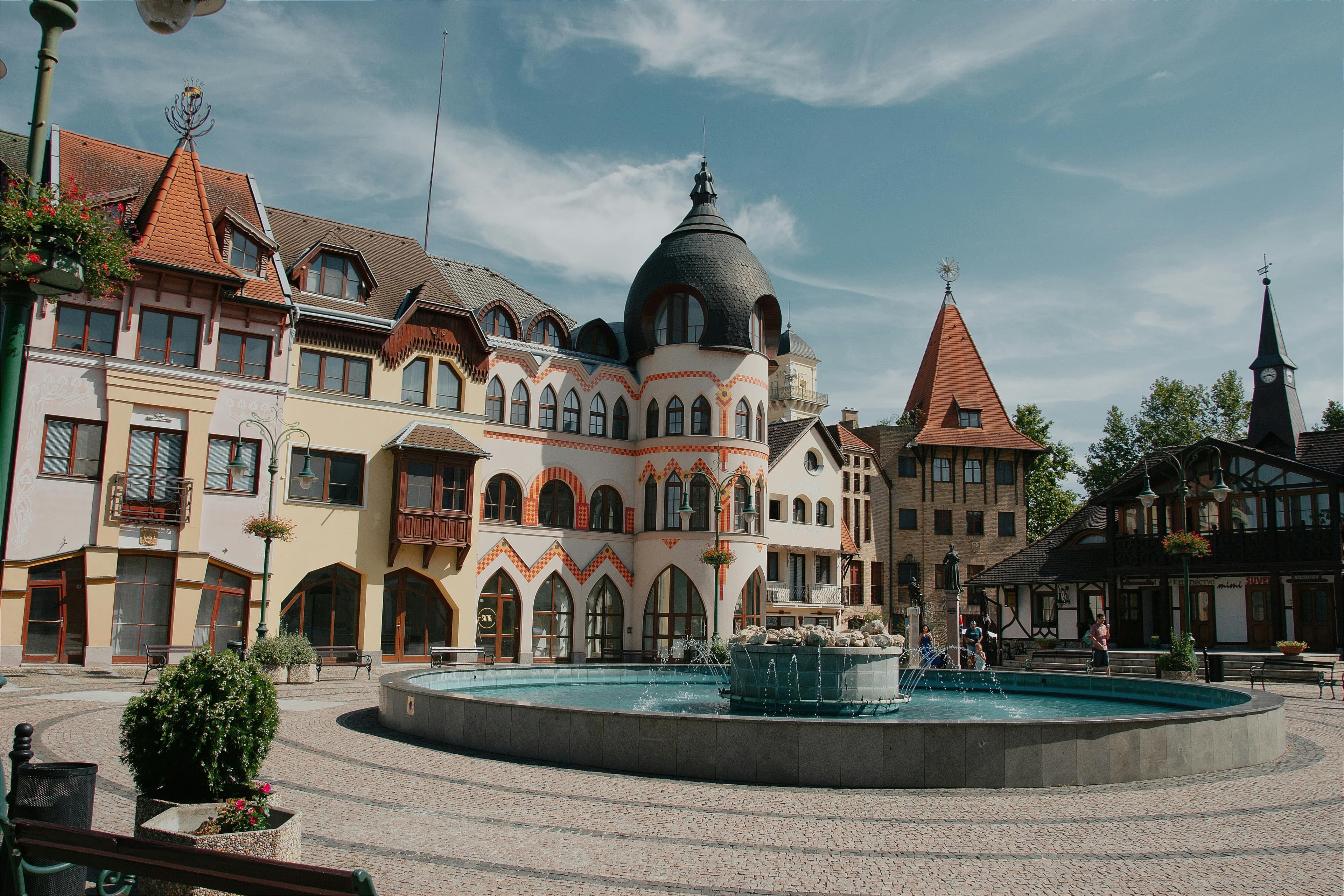 Cum să petreci o vacanță în București ca turist în propriul oraș: idei pentru mai