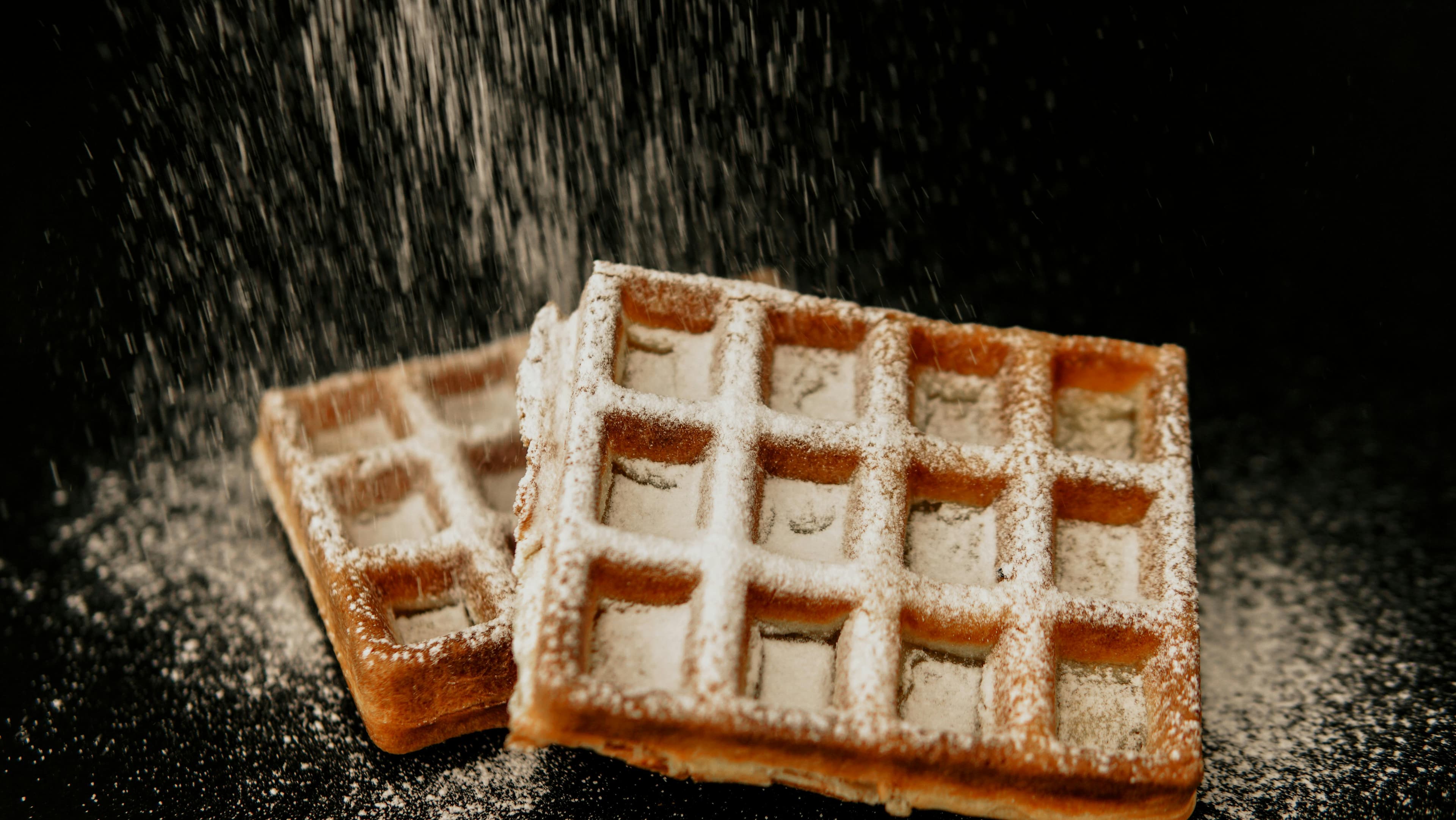 Waffles belgiene de casă: rețeta corectă pentru textura crocantă perfectă