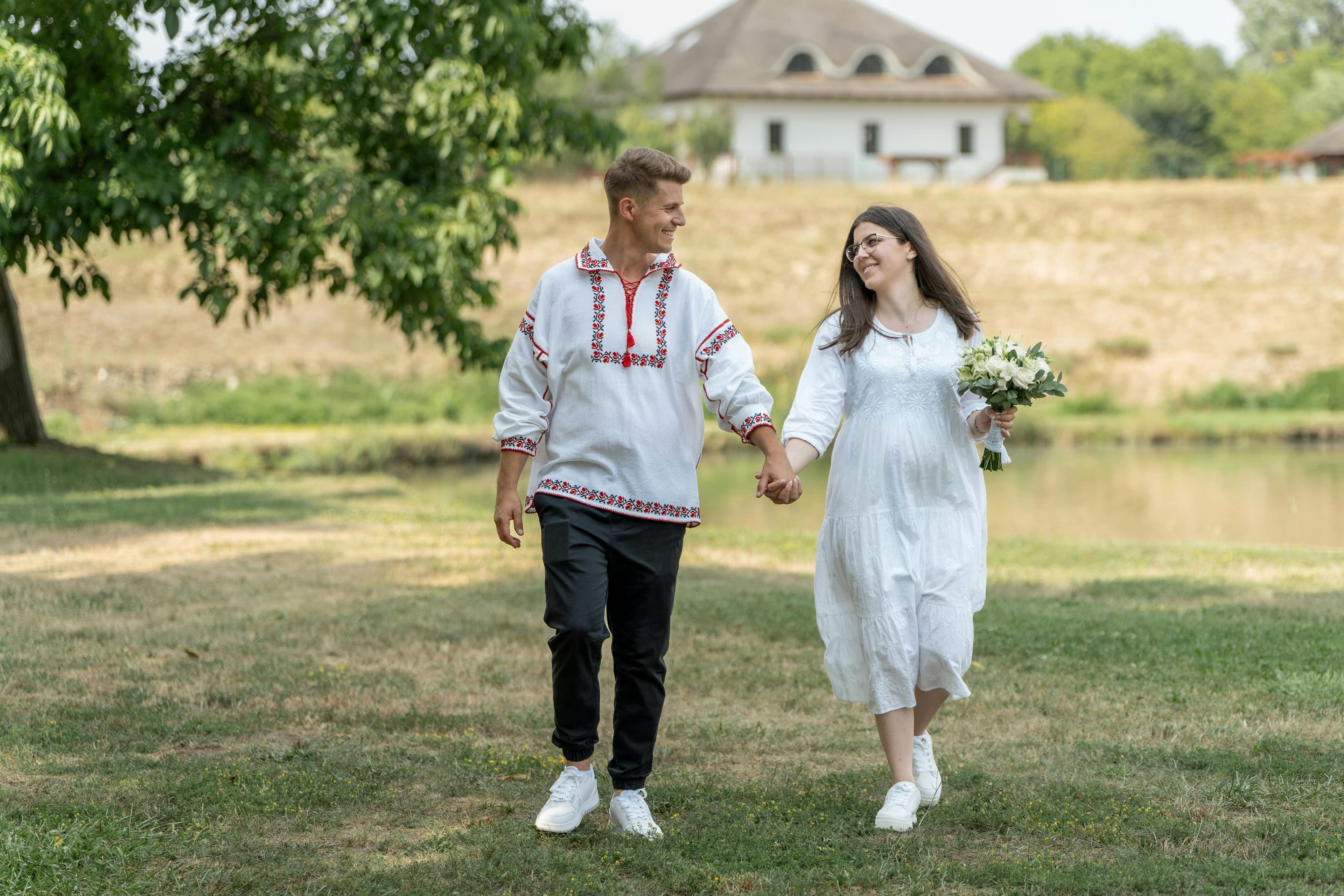 Tudor Chirilă și iubita, eleganți la un eveniment cultural