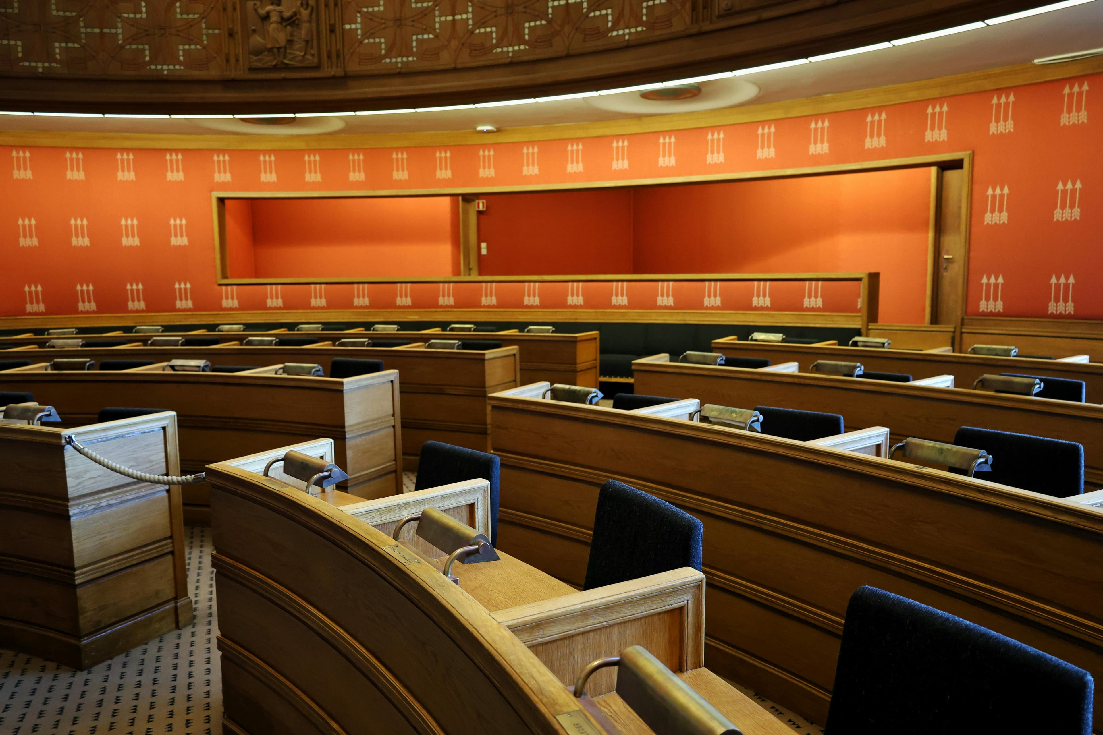 Negocieri intense pentru noul Guvern: majoritatea din Parlament