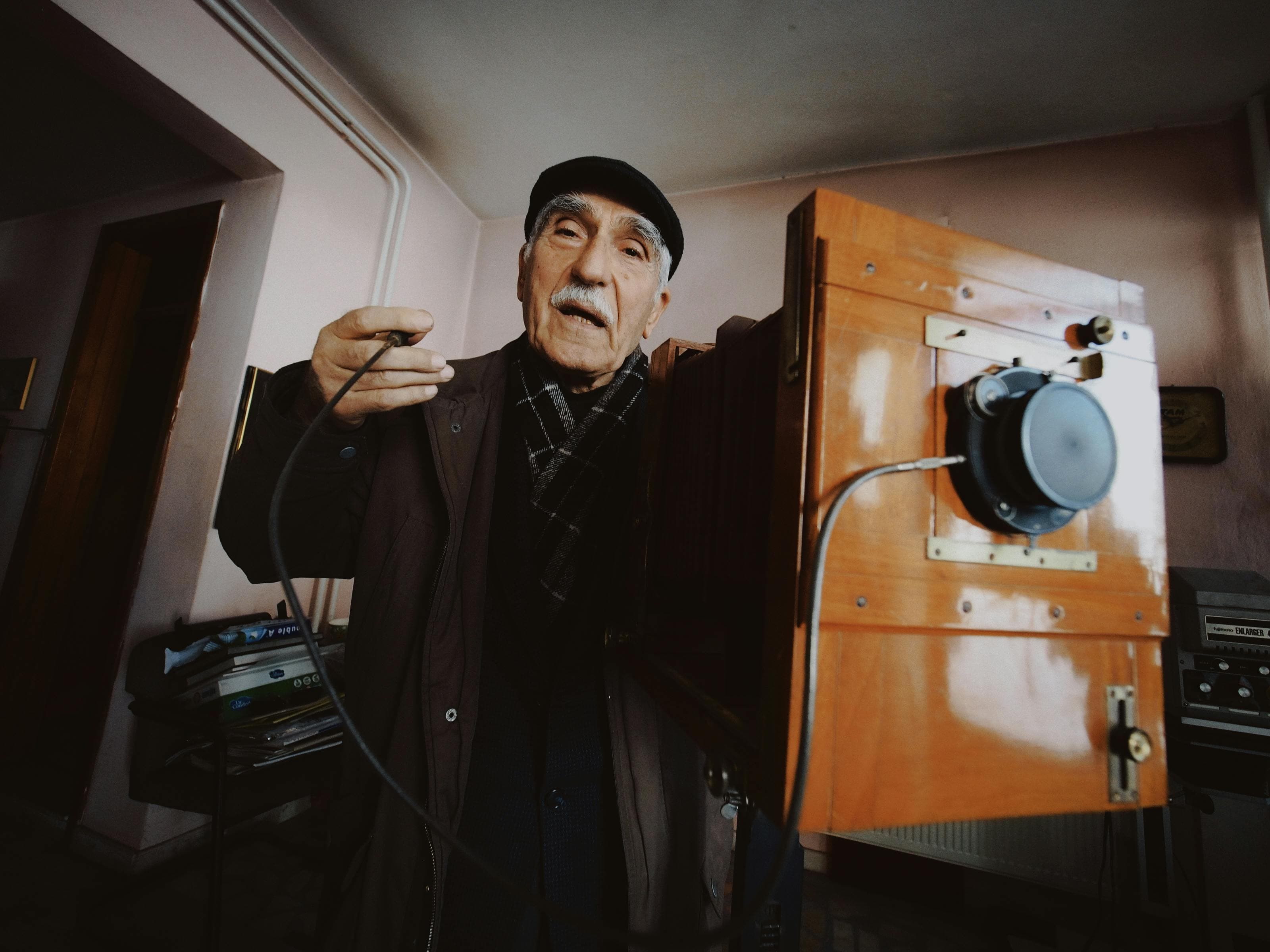 Ce este longevitatea și ce fac românii care trăiesc peste 90 de ani diferit