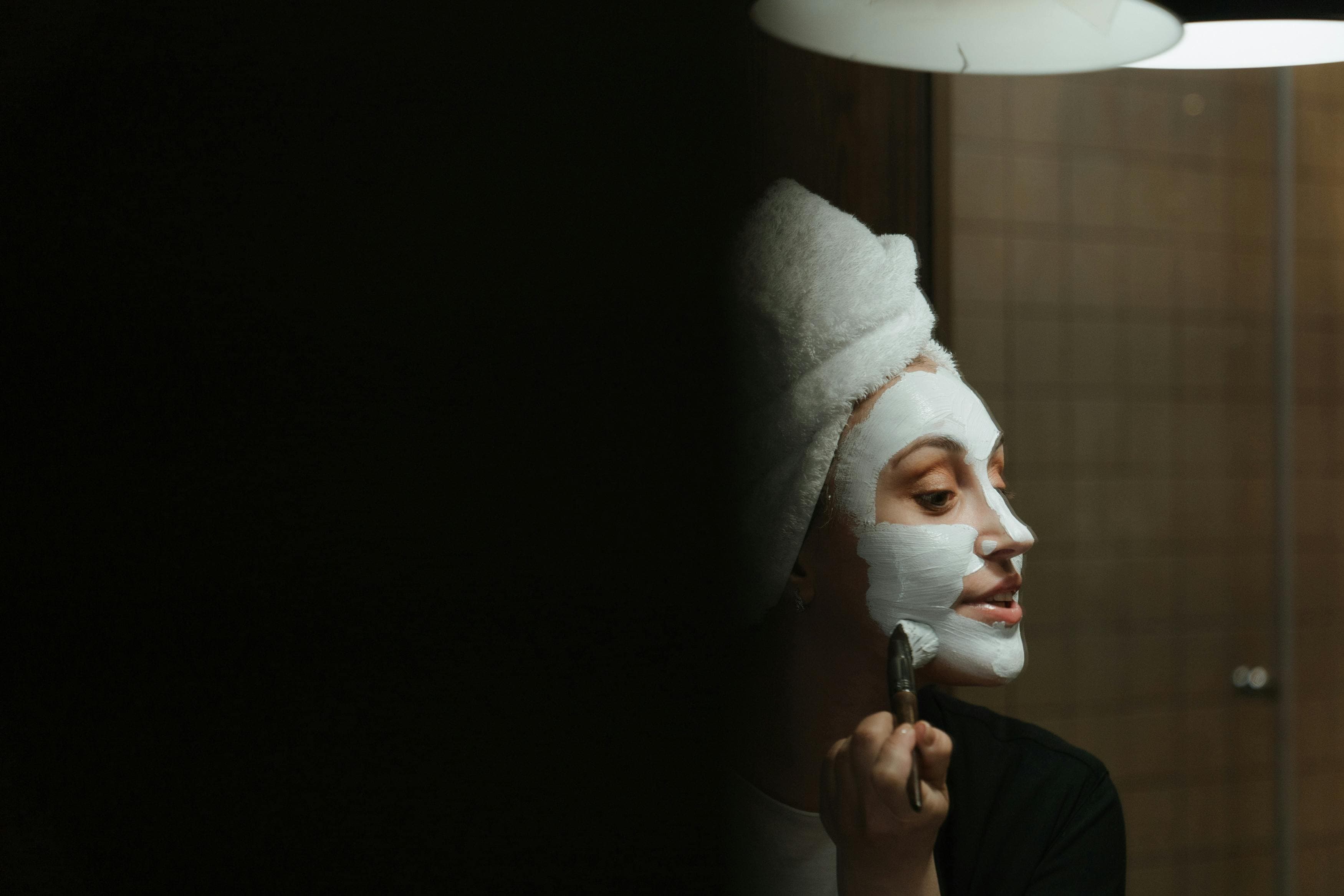Tendința 'clean girl aesthetic' în 2026: produsele și rutina exactă