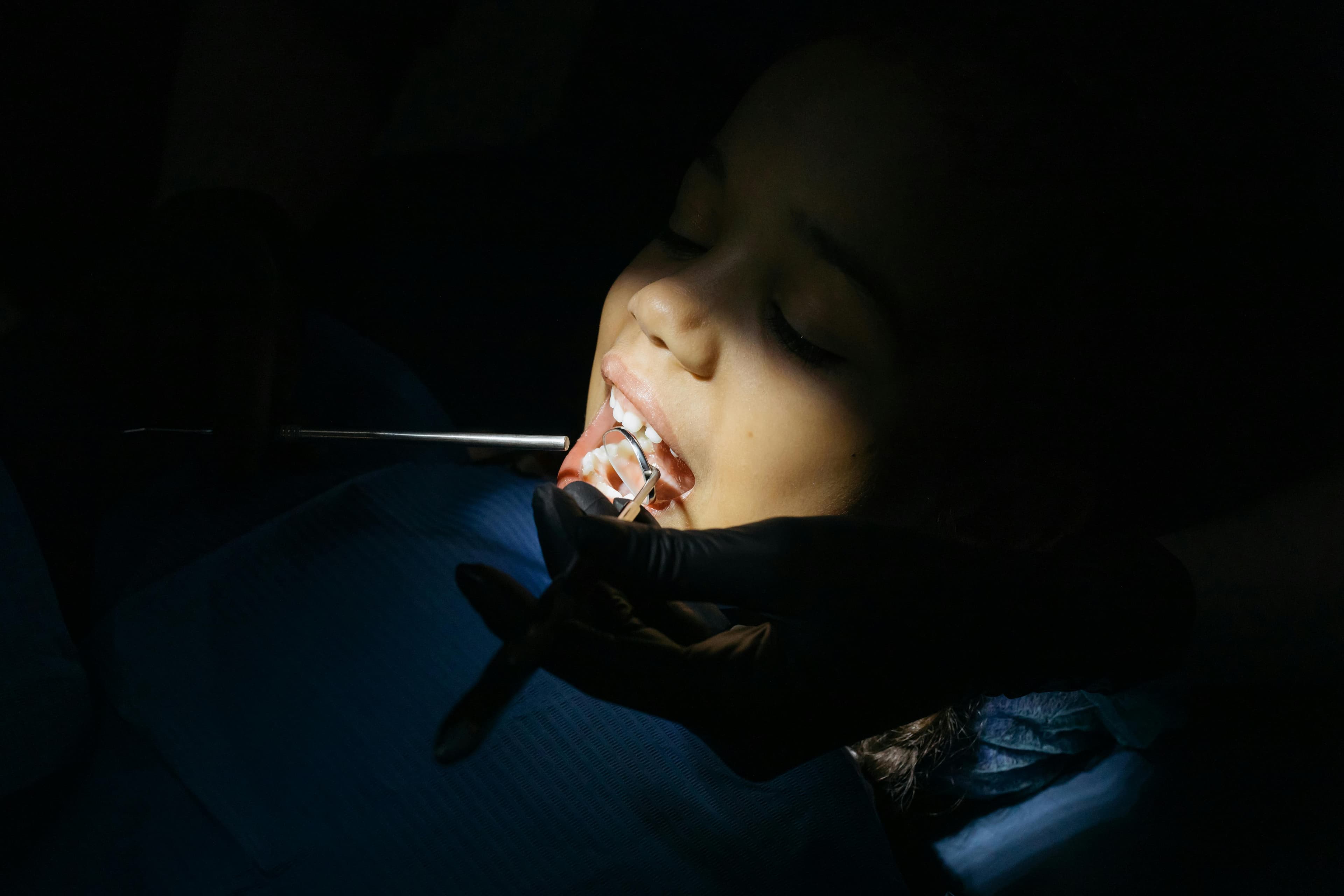 Sănătatea dentară în 2026: de ce românii amână dentistul și ce riscă