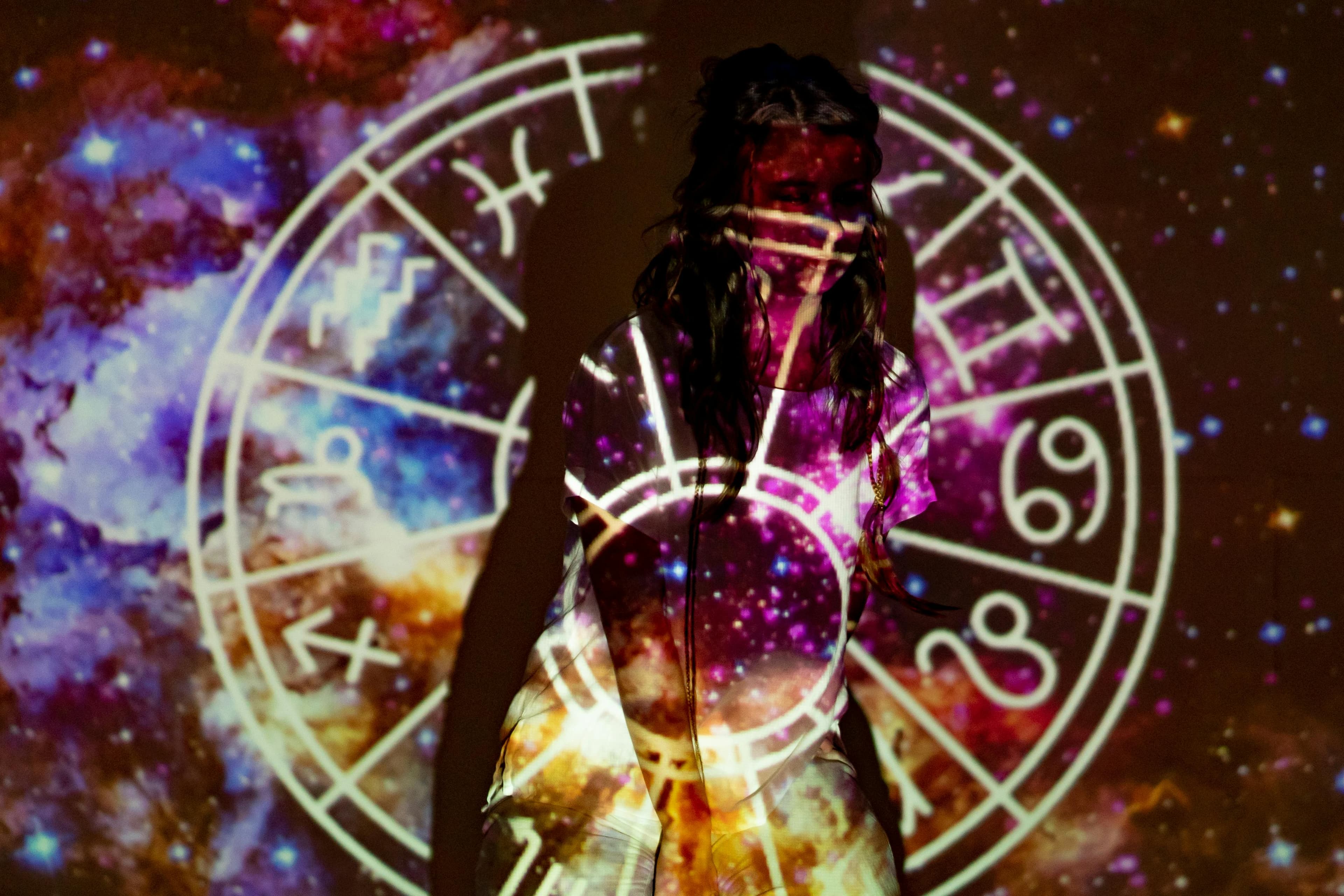 Horoscop mai 2026 pentru zodiile de aer: Gemeni, Balanță, Vărsător