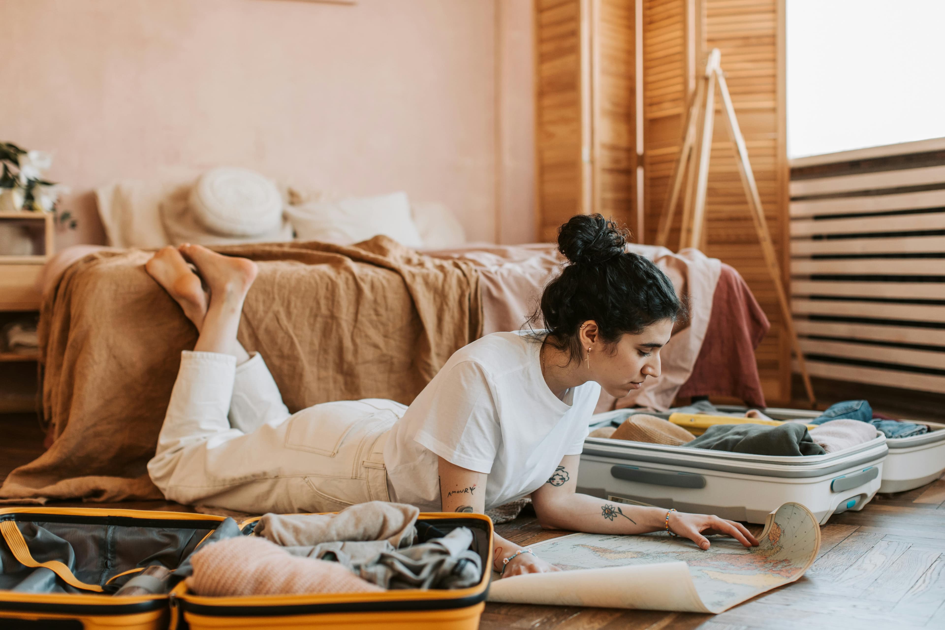 Cum să îți faci vacanța acasă să pară cu adevărat o pauză: staycation ghid