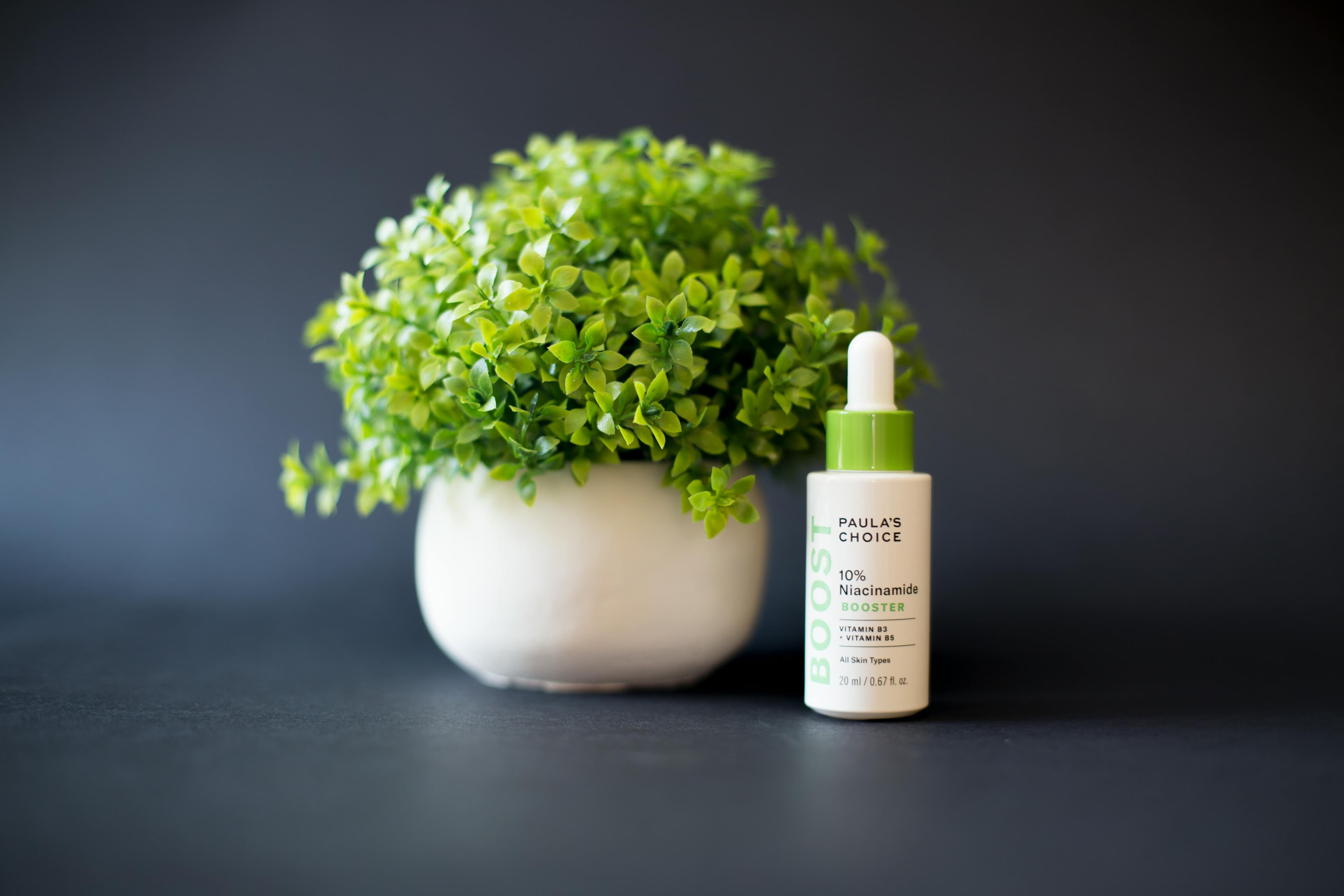 Top ingrediente active în skincare în 2026: niacinamidă, peptide și bakuchiol