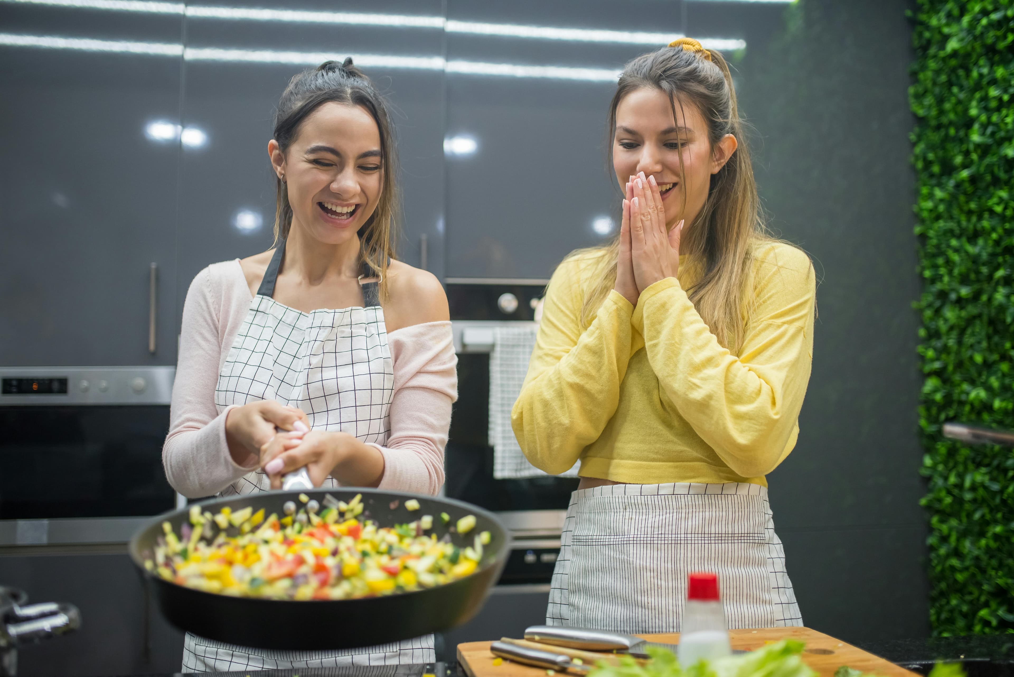 Cum să gătești pentru o săptămână întreagă în 2 ore: meal prep simplu