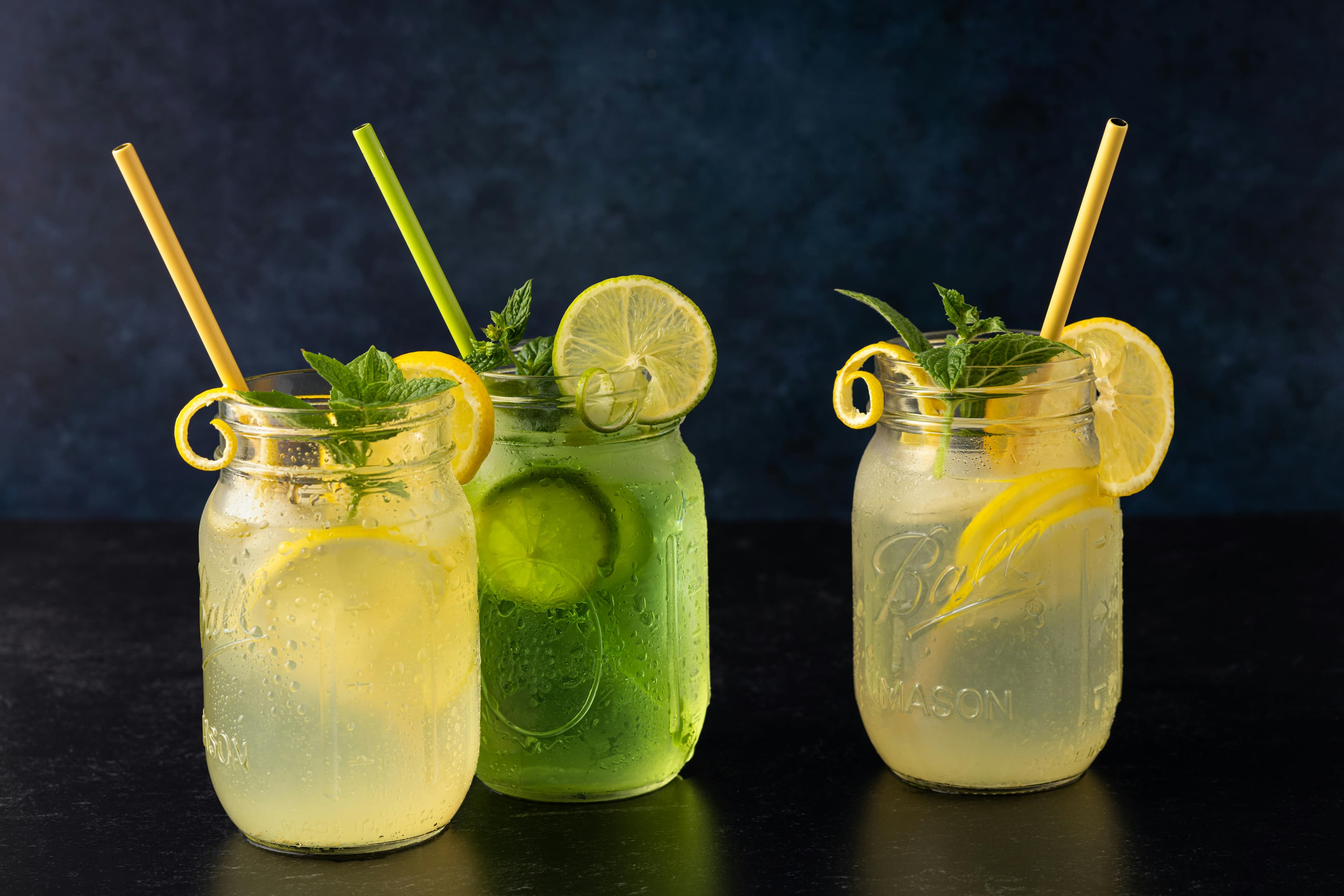 Cum faci cea mai bună limonadă de casă cu mentă și lămâie verde