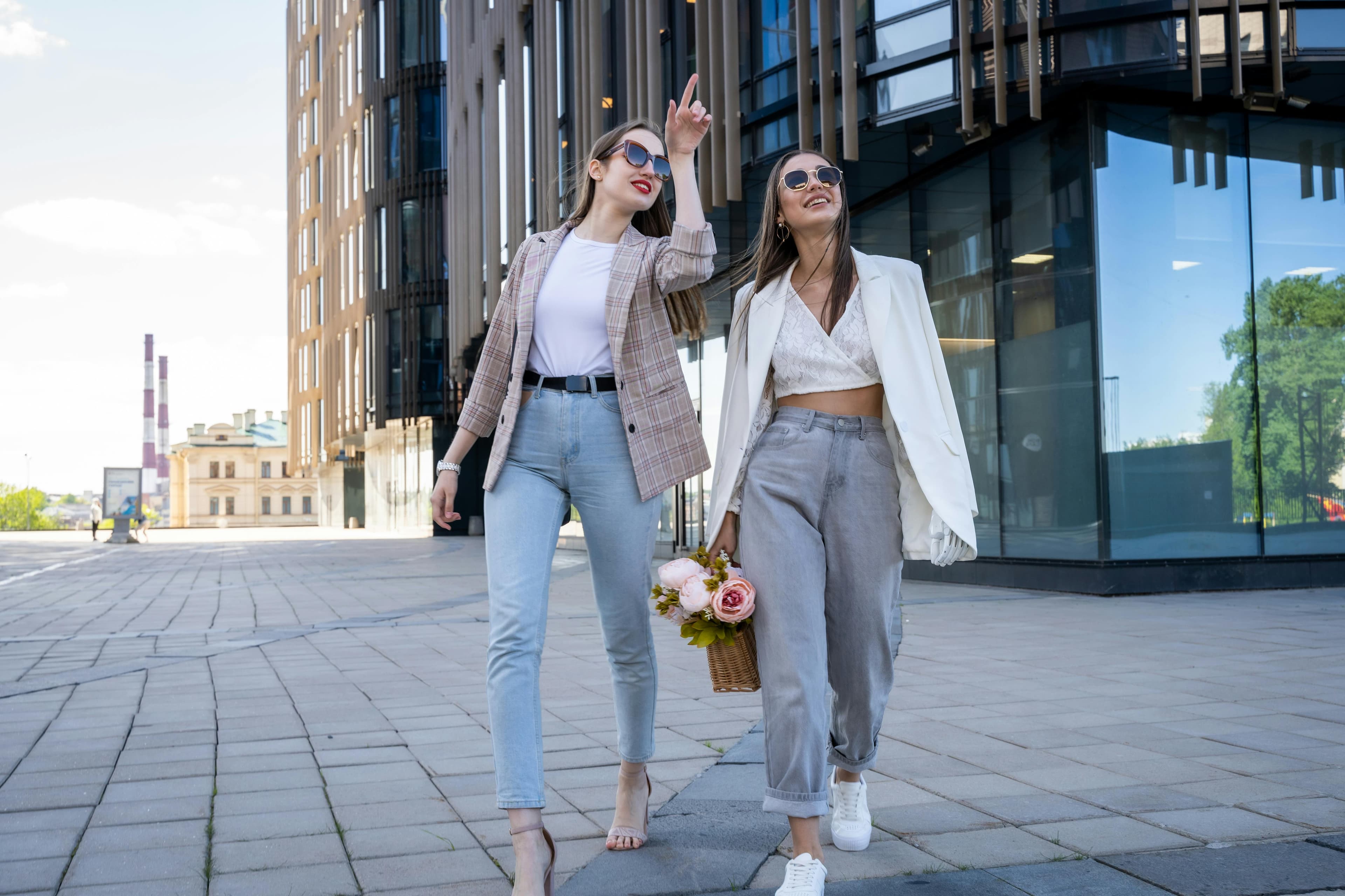 Cum să îți construiești un capsule wardrobe de vară cu 20 de piese