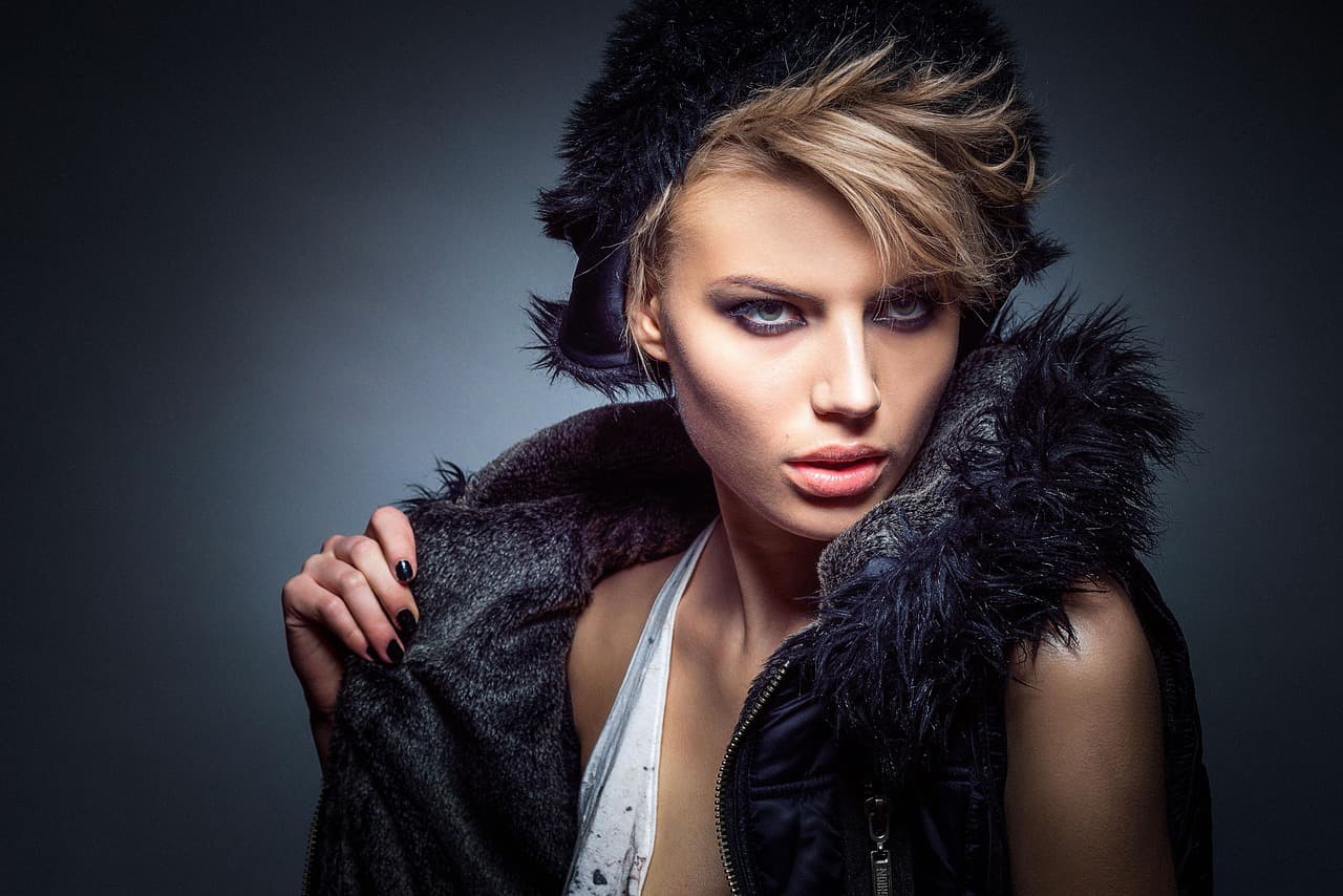 Rareș Cojoc, surprins cu modelul Claudia Dumitru la aniversare